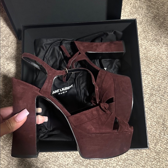 Saint Laurent Elegant Black Gift Box - Picture 5 of 9